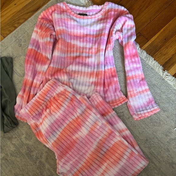 Girls 10-12 t-shirts pants shorts clothing lot - Picture 12 of 14